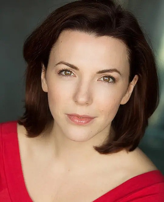 Kristin Atherton照片