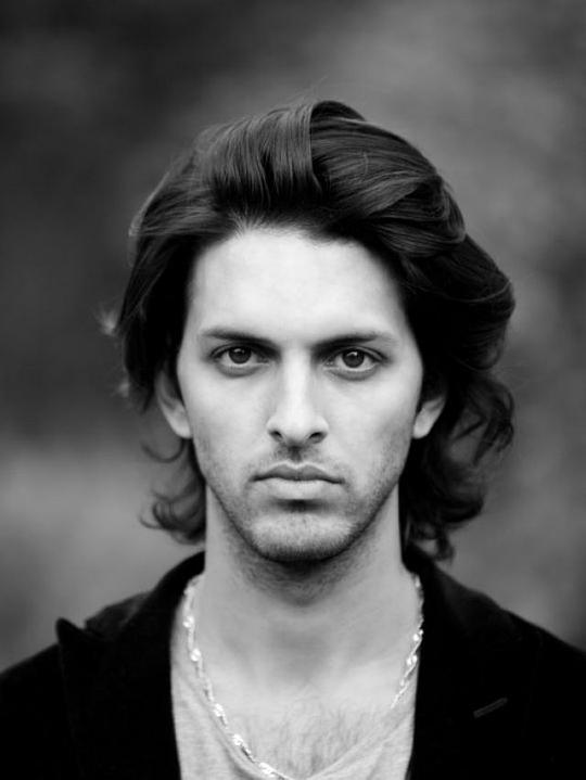 沙扎德·拉蒂夫 Shazad Latif照片