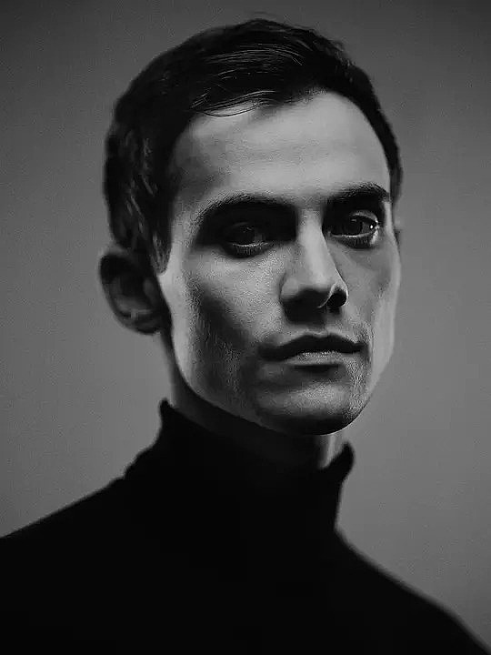 卡西安·比尔顿 Cassian Bilton照片