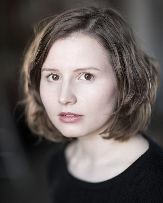 瑞贝卡·本森 Rebecca Benson照片