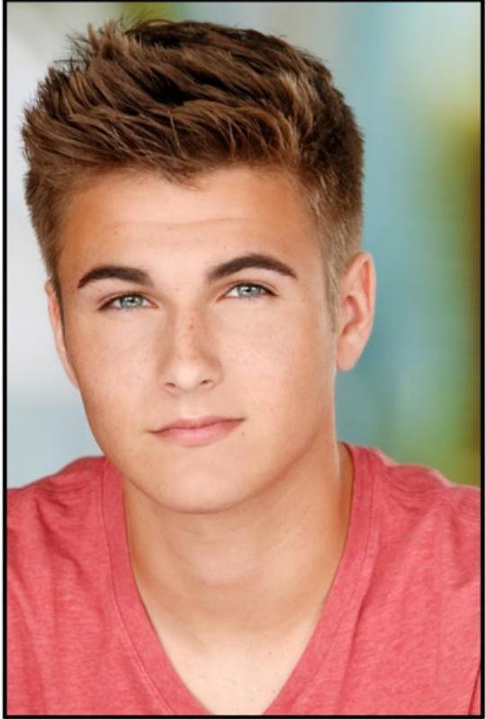 埃文·卡斯特罗 Evan Castelloe照片