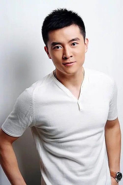 邵颜渊 Yanyuan Shao照片