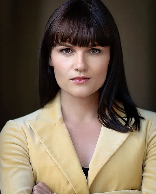 莎拉·布斯 Sarah Booth照片