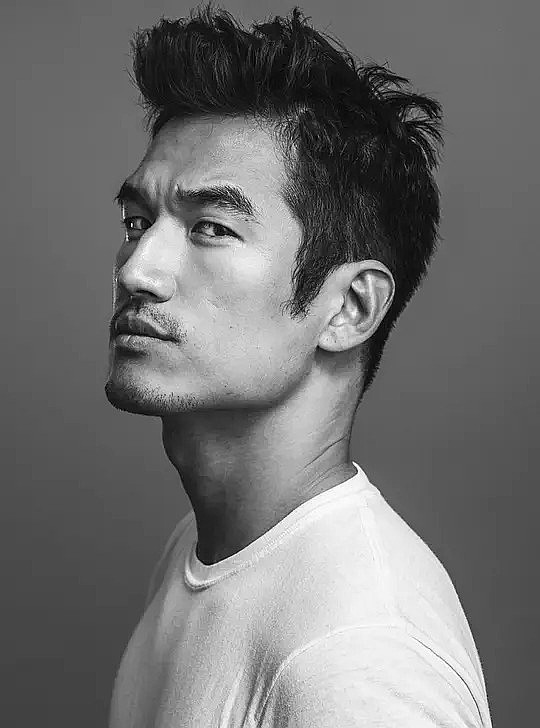托尼·钟 Tony Chung照片