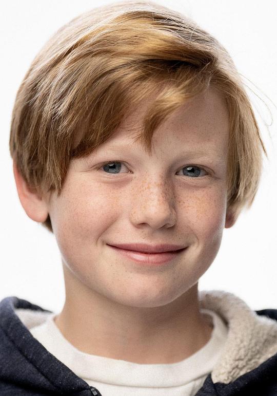 Charlie Stover照片