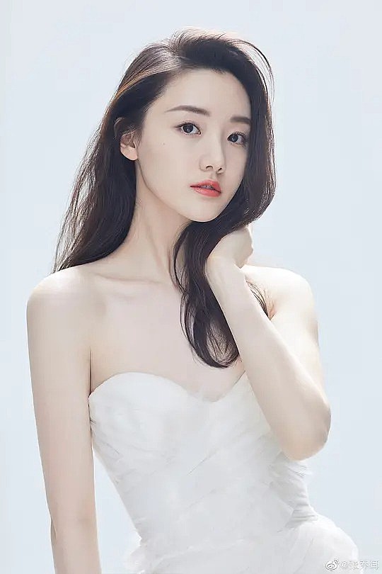 张乔耳 Qiaoer Zhang照片