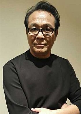 花溢彩 Yicai Hua照片