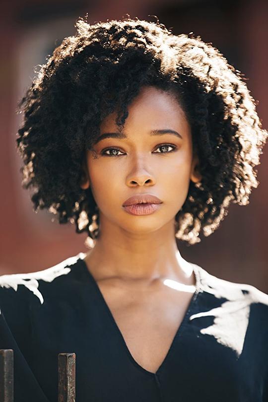 瓦琪玛·霍利斯 Wakeema Hollis照片