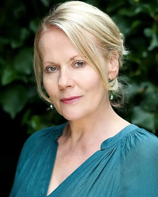 Caroline Berry照片