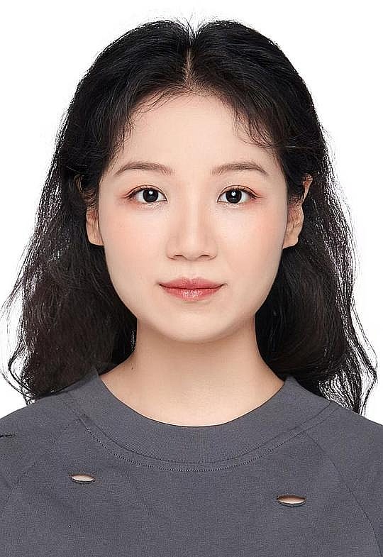 韦靓 Liang Wei照片