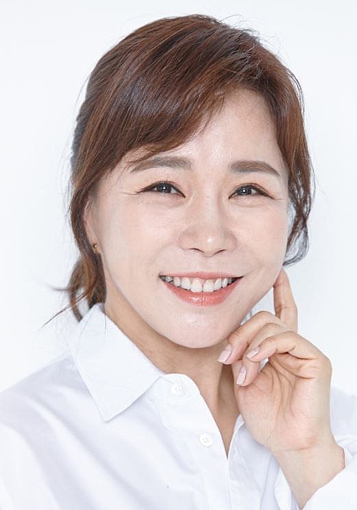 童孝熙 Hyo-hee Dong照片