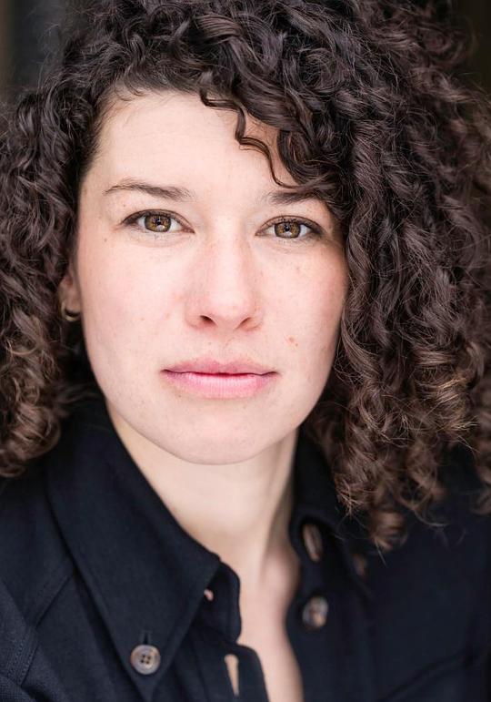 捷克琳·洛温 Jacqueline Loewen照片