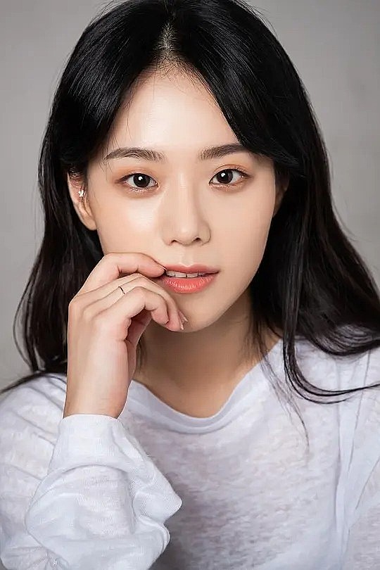 李辉瑞 Hwi-seo Lee照片