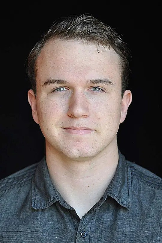 伊桑·艾哈特 Ethan Airhart照片