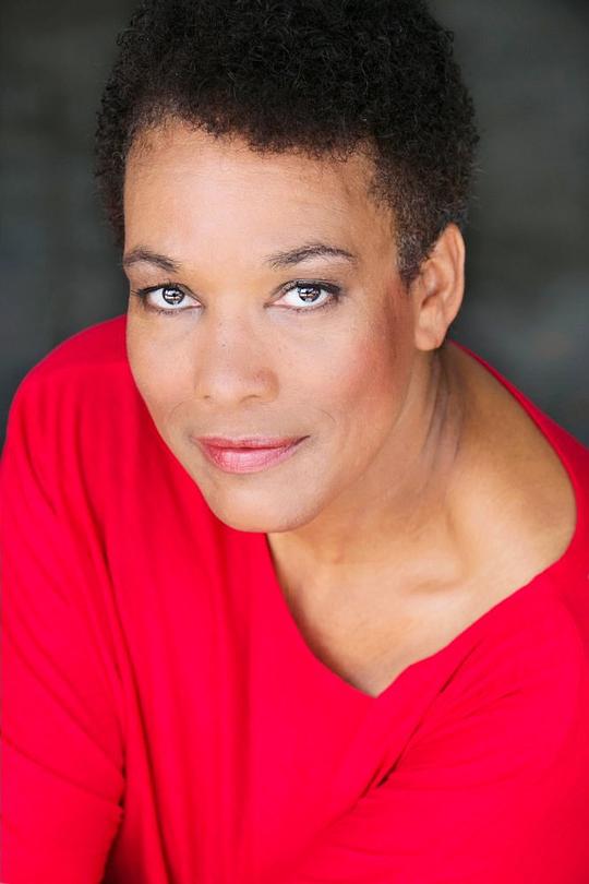 阿维斯·玛丽·巴尼斯 Avis-Marie Barnes照片