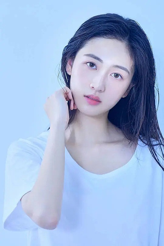 刘昱君 Yujun Liu照片