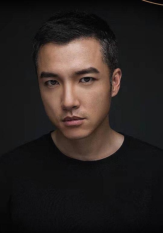 何李宁 Lining He照片