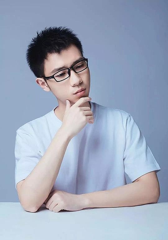 杨超然照片