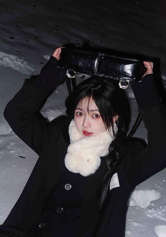查祎琛照片