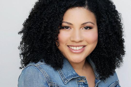 崔茜·奥利弗 Tracy Oliver照片