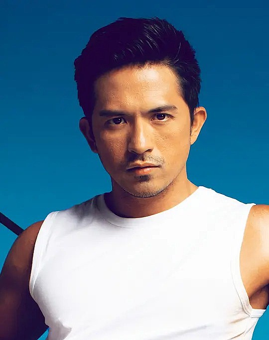 丹尼斯·迪奥 Dennis Trillo照片