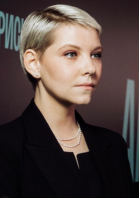 波琳娜·普什卡鲁克 Polina Pushkaruk照片