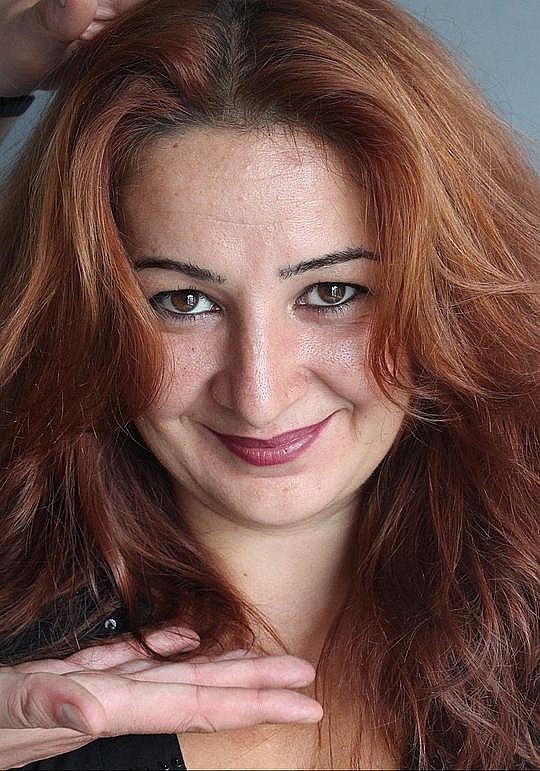 泽内普·康孔德 Zeynep Kankonde照片