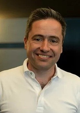 阿科斯·伊诺泰 Ákos Inotay照片