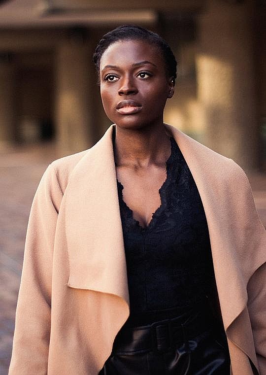 黛博拉·奥耶拉德 Deborah Oyelade照片