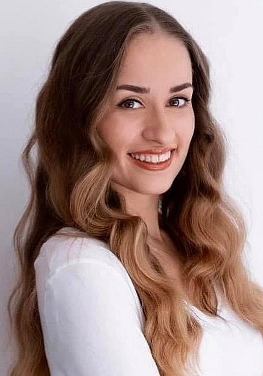 加布里埃拉·西兹马迪亚 Gabriella Csizmadia照片