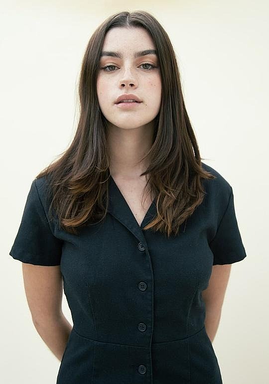 奥黛丽·霍尔科姆 Audrey Holcomb照片