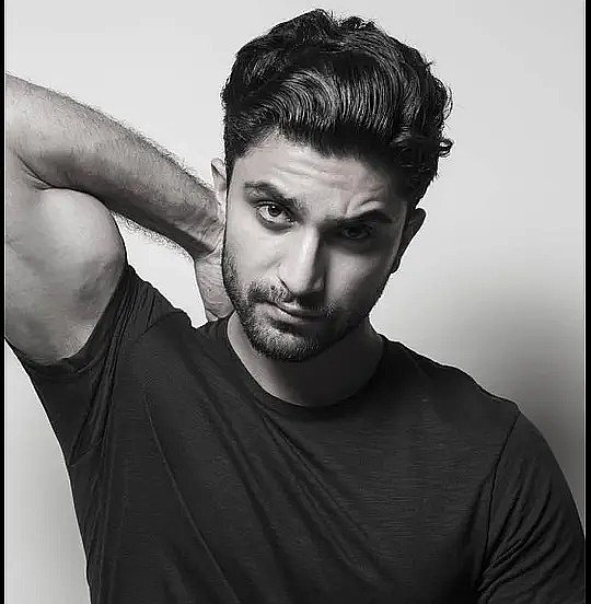 阿哈德·拉扎·米尔 Ahad Raza Mir照片
