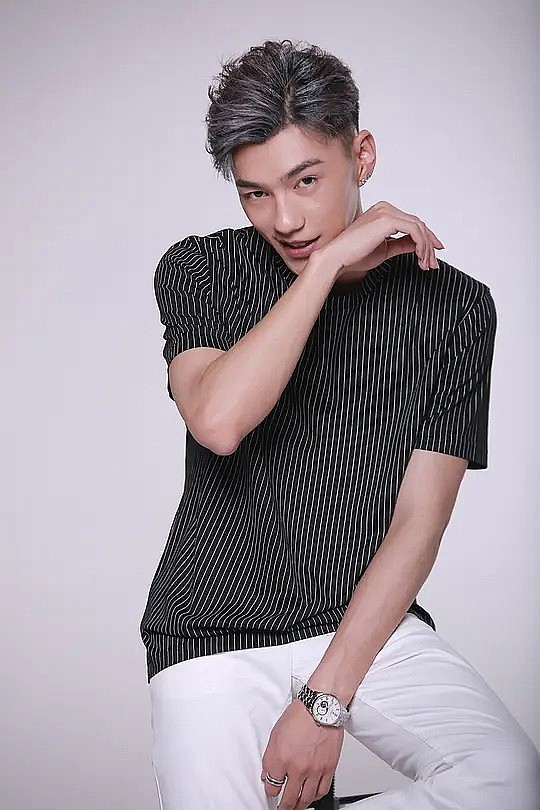 李岑奕 Cenyi Li照片