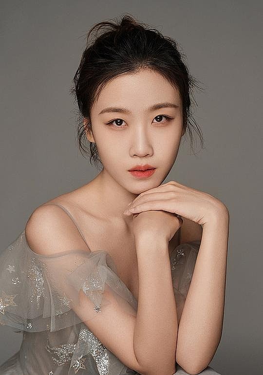 郑晓宇 Anita照片
