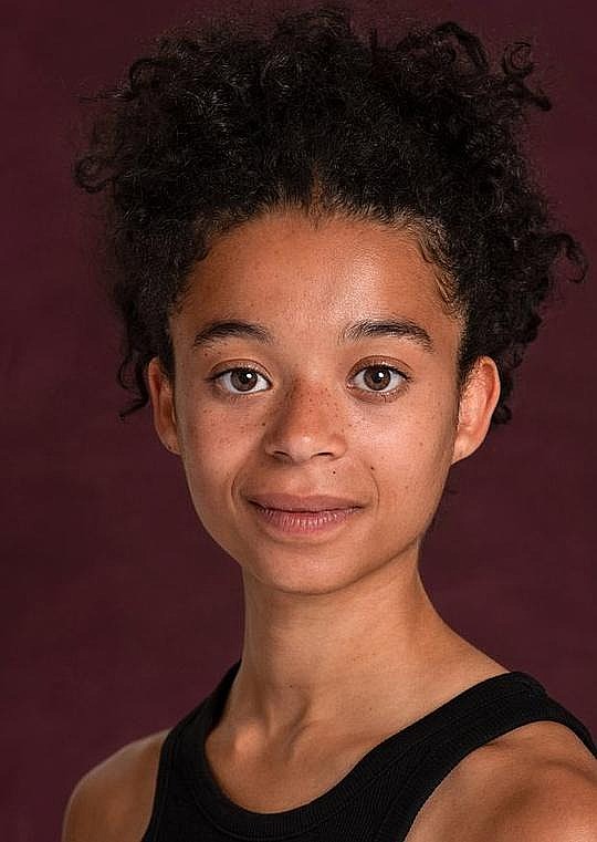 菲比·坎贝尔 Phoebe Campbell照片