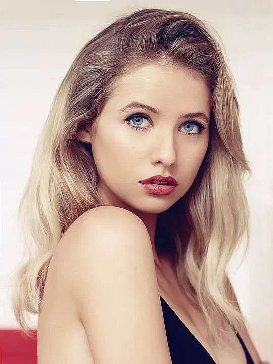 卡珊卓·克莱蒙提 Kassandra Clementi照片