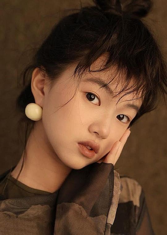 周熙雯 Xiwen Zhou照片