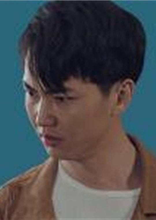 李严 Yan Li照片