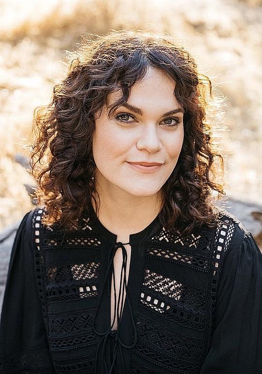 朱莉娅·库珀曼 Julia Cooperman照片