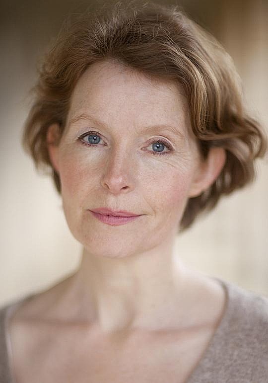 凯伦·韦斯特伍德 Karen Westwood照片