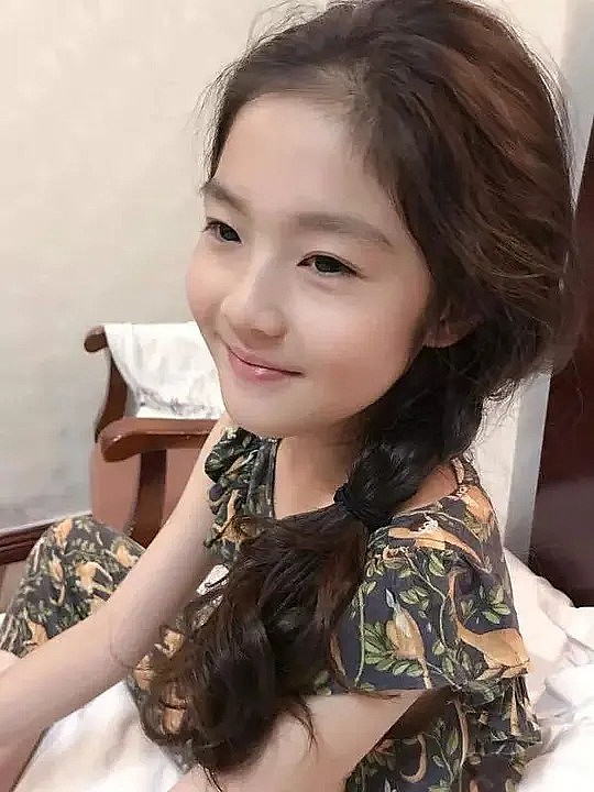 李尉尔 Wei'er Li照片