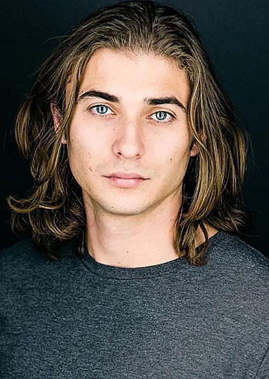 迪伦·麦克纳马拉 Dylan McNamara照片