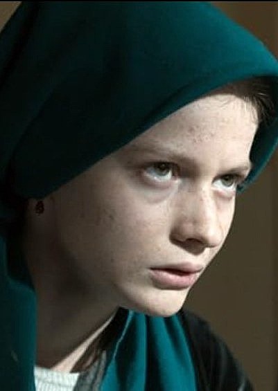 伊塞姆·乌尊 Ecem Uzun照片