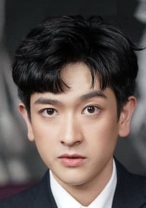 苏·克里希那蓬·斯里帕蒂亚农 Suar Kritsanaphong Sripattiyanon照片