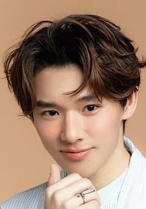 塔那通·查罗恩拉塔纳蓬 Porsche Tanathorn Charoenratanaporn照片