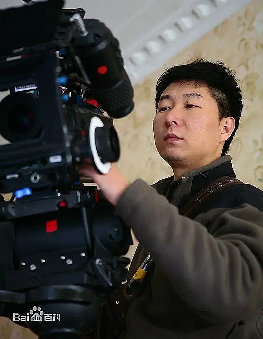 王逸伟 Yiwei Wang照片