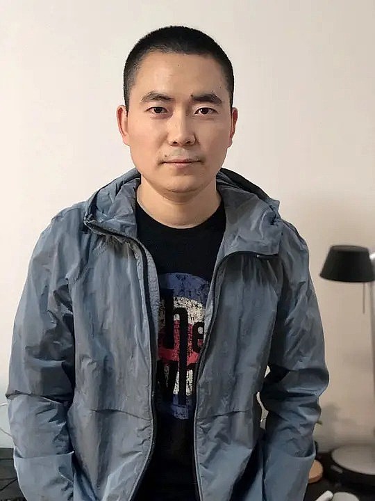 任海啸照片