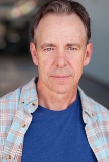 罗伯特·C.特雷维勒 Robert C. Treveiler照片