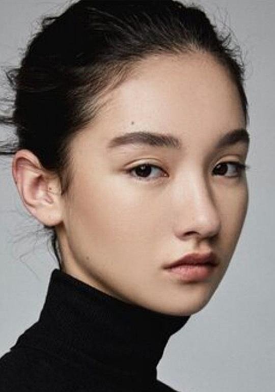明尼·米尔斯 Minnie Mills照片