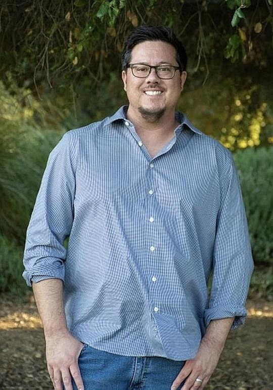 艾伦·巴克斯特 Alan Mah Baxter照片